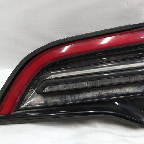 Tesla Model 3 – Right Inner Taillight Assembly 4PIN (1502089) | მარჯვენა შიდა უკანა ფარების აწყობა 4PIN