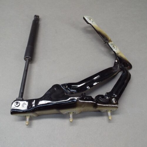 Tesla Model 3 – Right-side Trunk Lid Hinge (1092821-00-E) | მარჯვენა მხარის საბარგულის კარის სამაგრი